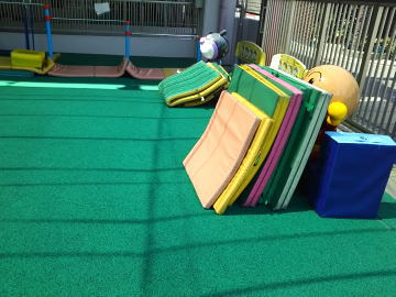 認定こども園 体操教室 マット片付け