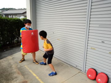 安佐北区 落合 集会所 外 空手稽古